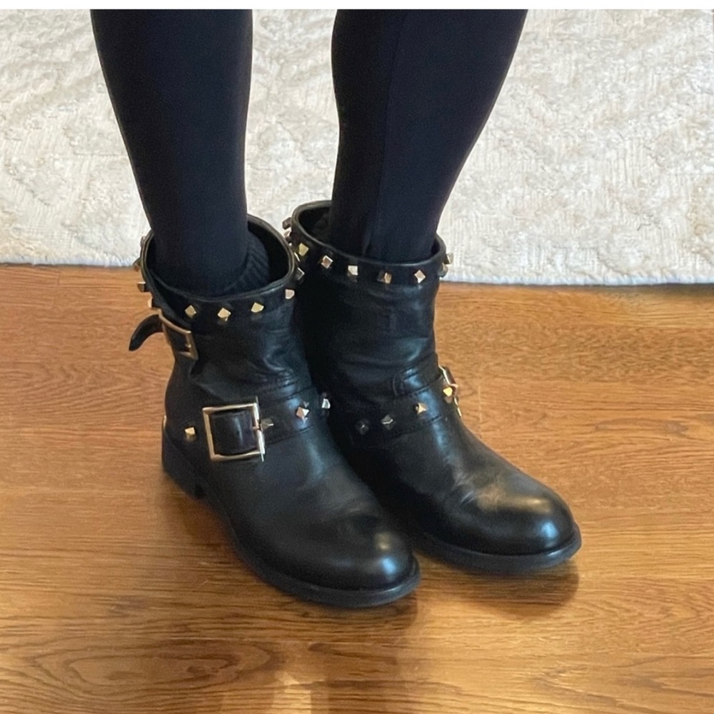 Jimmy Choo Black Youth Buckle Studded Ankle Boots 40.5  Moto Motorcycle